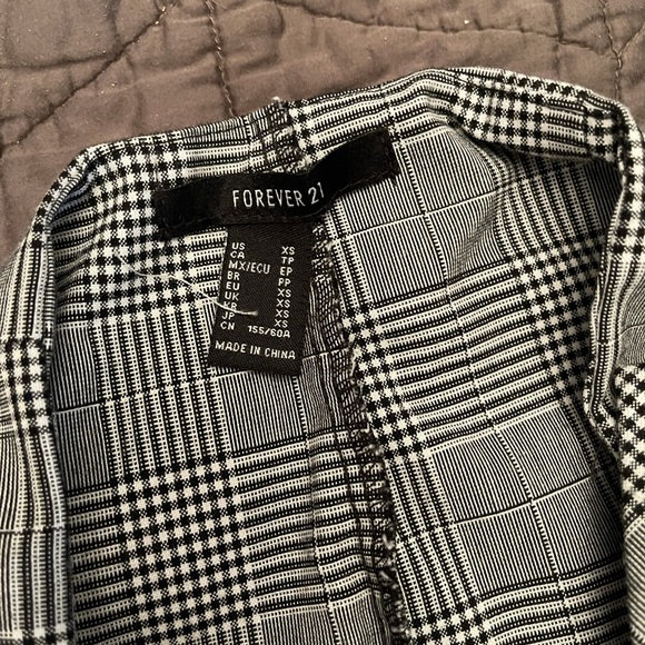 Plaid skort Skirt 🖤🤍 - Picture 4 of 4